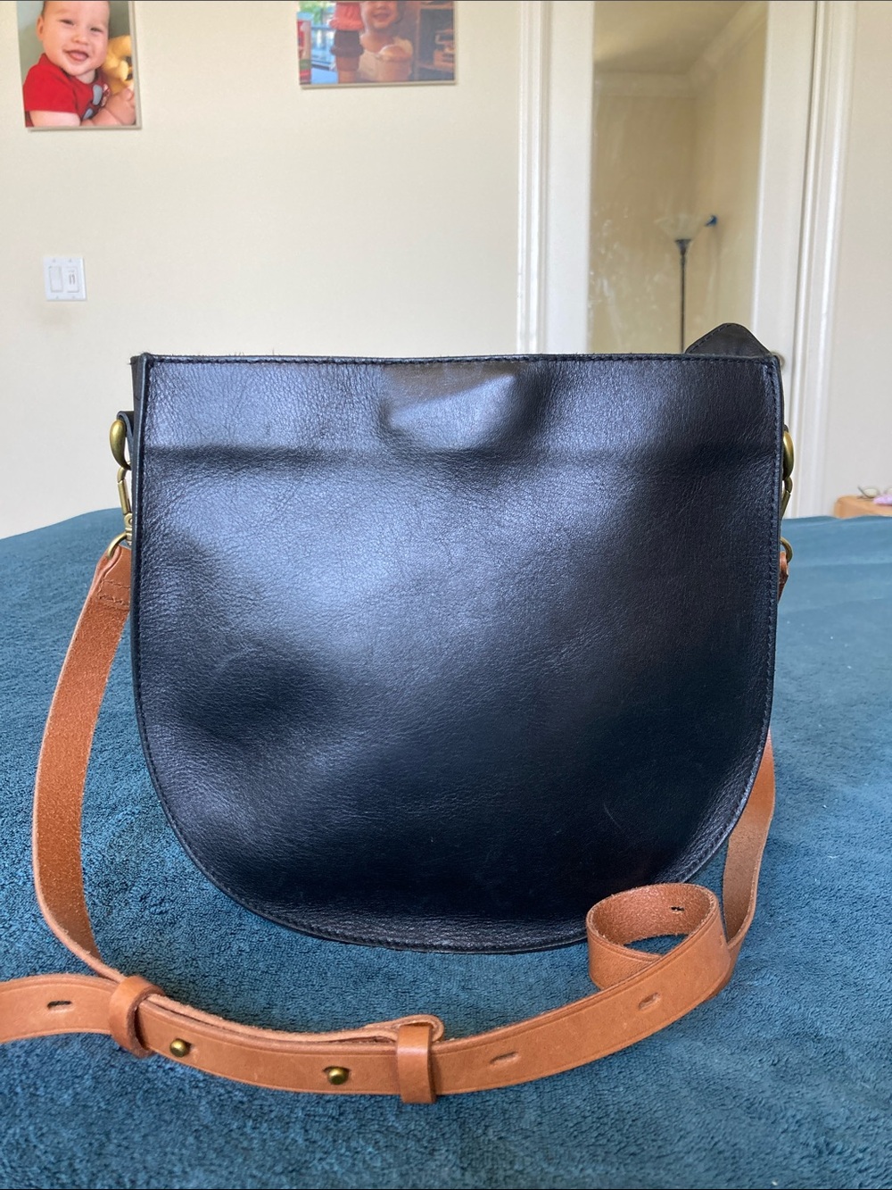 Madewell transport saddle bag in  Black Leather with English saddle Strap